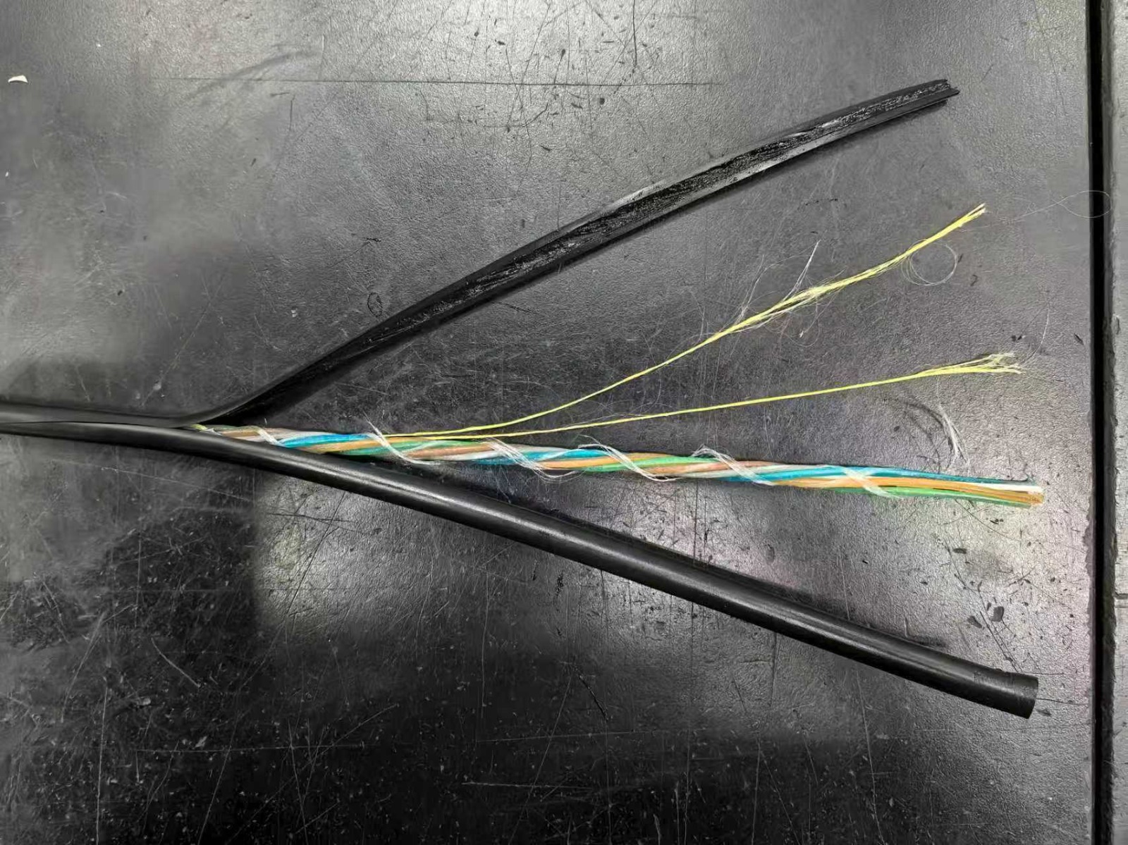 FBR-ADSS-24C-6C4T-2KM ADSS - 24 CORE - 6 Core X 4 Tup , ULTRA HAFIF - HAVAI KABLO - 2000 METRE