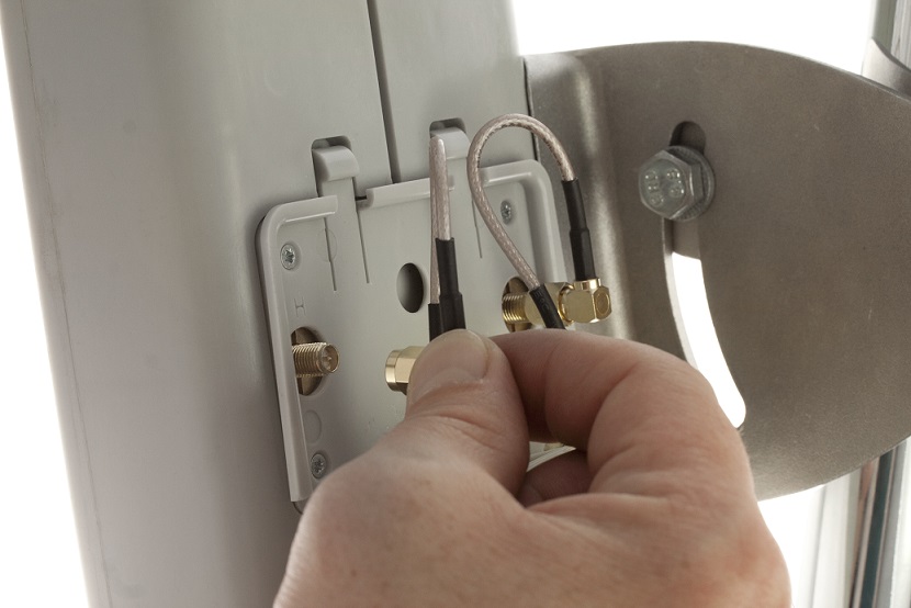 SECM290 StationBox Sector MiMo 2-90, 2.4 GHz, 90° ANTEN